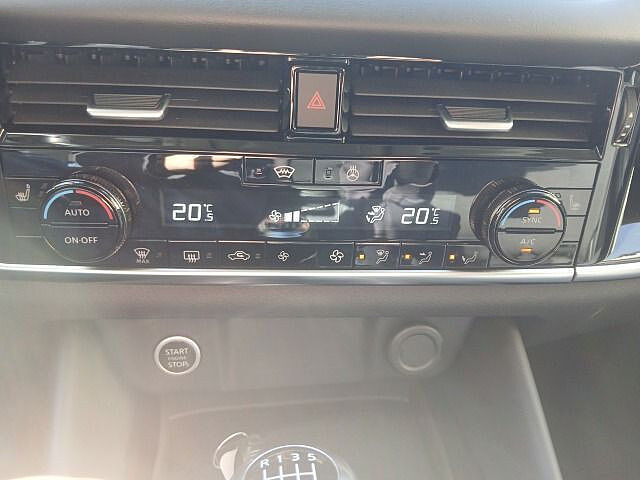 Nissan Qashqai 1.3 DIG-T  N-Connecta Navi Sitzheizung Anh&auml;ngerkupplung 1.3 DIG-T  N-Connecta Navi Sitzheizung Anh&auml;ngerkupplung