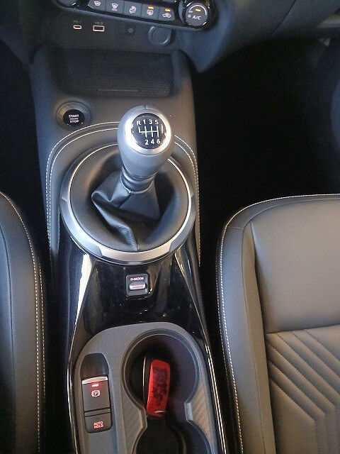 Nissan Juke 1.0 DIG-T Tekna Bose Soundsystem Navi Sitzheizung 1.0 DIG-T Tekna Bose Soundsystem Navi Sitzheizung