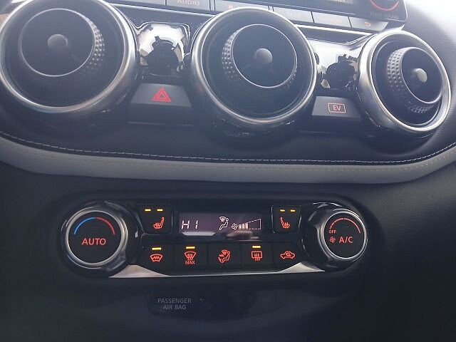 Nissan Juke 1.6 Hybrid Premiere Edition Automatik Navi Sitzheizung 1.6 Hybrid Premiere Edition Automatik Navi Sitzheizung