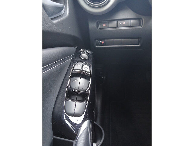 Nissan Juke 1.6 Hybrid Premiere Edition Automatik Navi Sitzheizung 1.6 Hybrid Premiere Edition Automatik Navi Sitzheizung