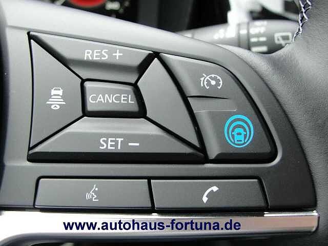 Nissan Juke 1.6 Hybrid Tekna Leder LED Bose 19-Zoll