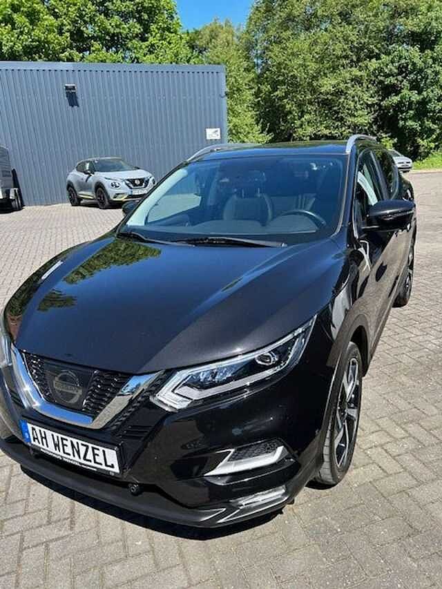 Nissan Qashqai 1.6 DIG-T TEKNA, LED, PGD, Navi