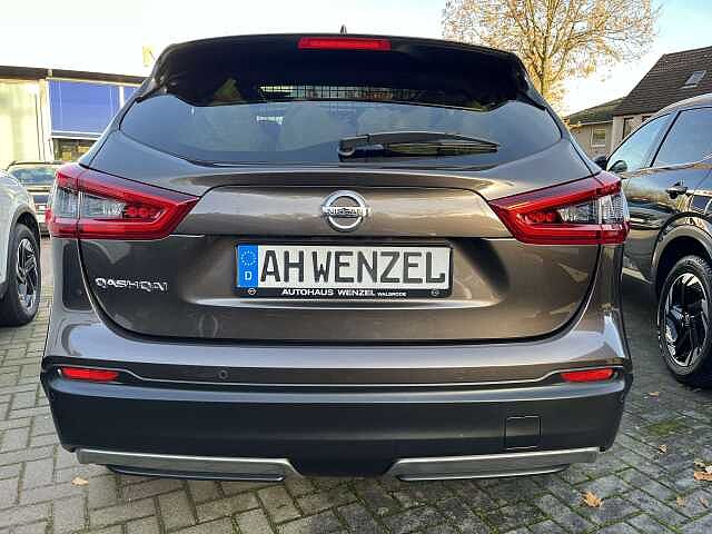 Nissan Qashqai 1.3 DIG-T 160 PS N-Connecta Kamera,Navi,Winter