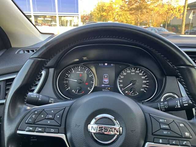 Nissan Qashqai 1.3 DIG-T 160 PS N-Connecta Kamera,Navi,Winter