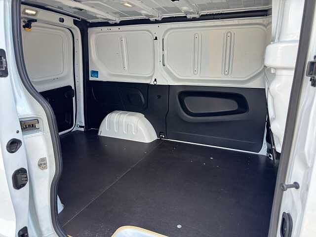 Nissan Primastar 2,8t dCi 130 DPF L1H1*AHK*RFK ACENTA