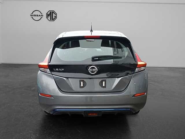 Nissan Leaf Acenta 40 kWh I-Key Sitzheizung R&uuml;ckfahrkamera CarPlay Klimaautomatik Acenta 40 kWh I-Key Sitzheizung R&uuml;ckfahrkamera CarPlay Klimaautomatik