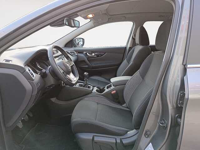 Nissan Qashqai N-Way 1.3 DIG-T Panorama R&uuml;ckfahrkamera Sitzheizung beheizb. Frontscheib