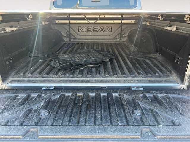 Nissan Navara NP300 N-Guard Double Cab 4x4 2.3 dCi 190 PS EU6d-Temp AHK 360 Grad Kamera