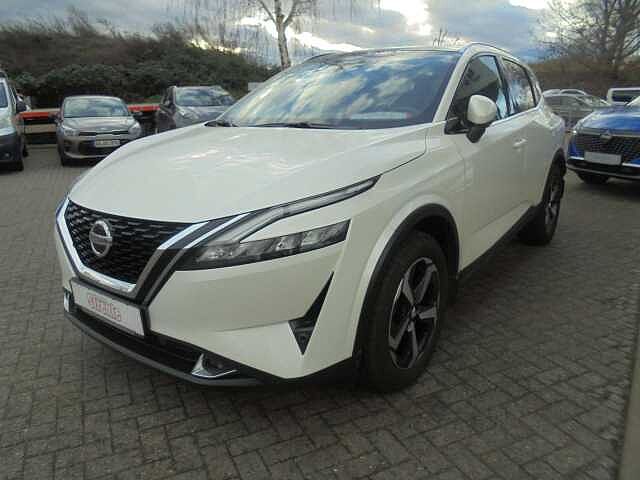 Nissan Qashqai 1.3DIG-T N-Connecta 6MT MHEV 158PS Winter Design