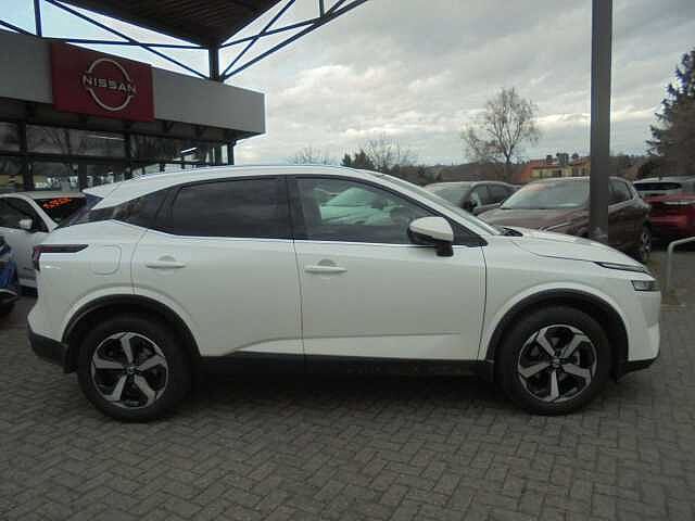 Nissan Qashqai 1.3DIG-T N-Connecta 6MT MHEV 158PS Winter Design