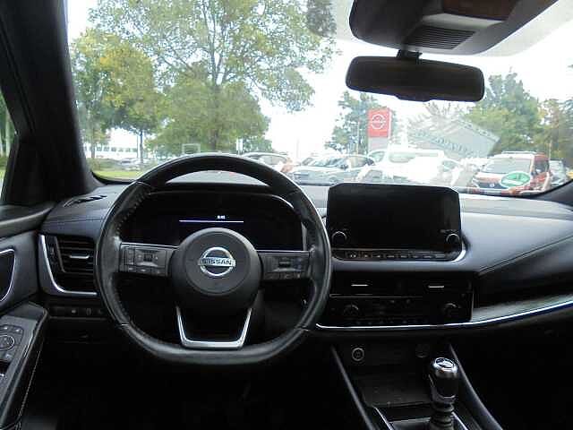 Nissan Qashqai Tekna 6MT 1.3DIG-T MHEV 4x2 Pano 360&deg; Allwetter