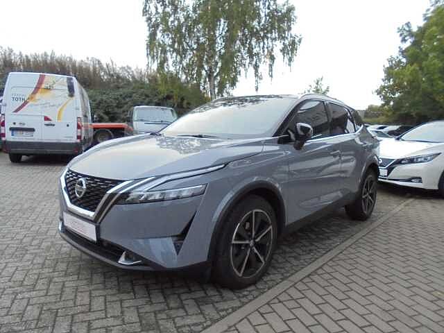 Nissan Qashqai Tekna 6MT 1.3DIG-T MHEV 4x2 Pano 360&deg; Allwetter