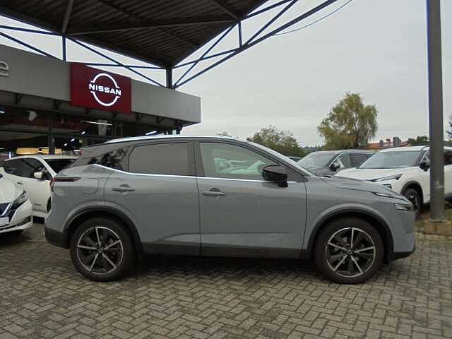 Nissan Qashqai Tekna 6MT 1.3DIG-T MHEV 4x2 Pano 360&deg; Allwetter