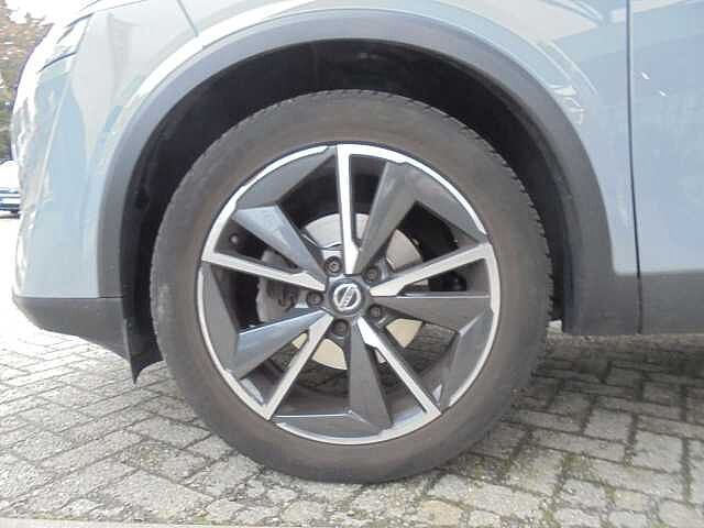 Nissan Qashqai Tekna 6MT 1.3DIG-T MHEV 4x2 Pano 360&deg; Allwetter