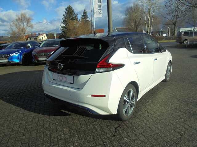 Nissan Leaf 40kWh N-Connecta, LED, 360&deg; Kamera, 2 Farben
