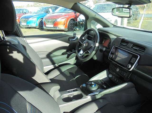 Nissan Leaf 40kWh N-Connecta, LED, 360&deg; Kamera, 2 Farben