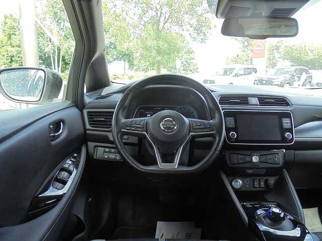 Nissan Leaf 40kWh Tekna 360&deg; Kamera, LED Paket, Winterpaket