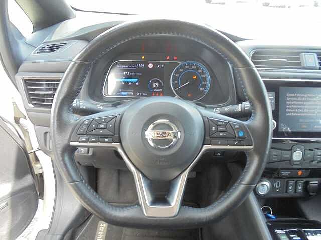 Nissan Leaf 40kWh Tekna 360&deg; Kamera, LED Paket, Winterpaket
