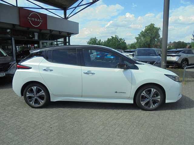 Nissan Leaf 40kWh Tekna 360&deg; Kamera, LED Paket, Winterpaket