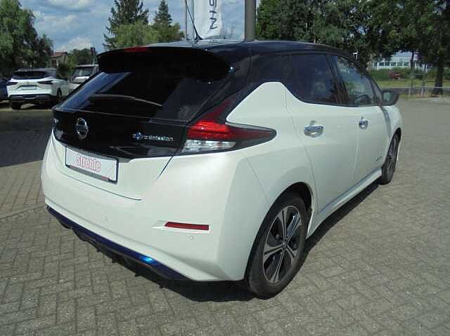 Nissan Leaf 40kWh Tekna 360&deg; Kamera, LED Paket, Winterpaket