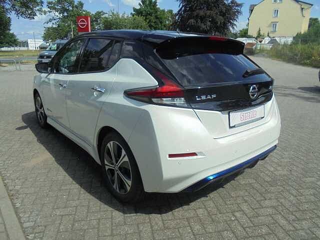 Nissan Leaf 40kWh Tekna 360&deg; Kamera, LED Paket, Winterpaket