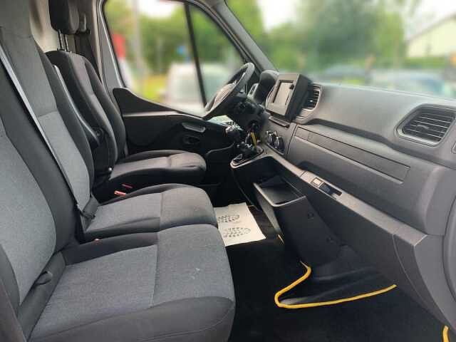 Nissan NV400 L2H2 Comfort Navi Kamera PDC DAB AHK 3,5 to. L2H2 Comfort Navi Kamera PDC DAB AHK 3,5 to.