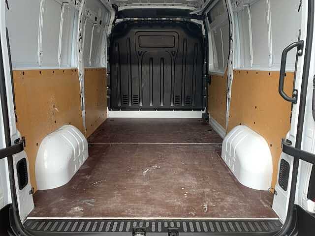 Nissan NV400 L2H2 Comfort Navi Kamera PDC DAB AHK 3,5 to. L2H2 Comfort Navi Kamera PDC DAB AHK 3,5 to.