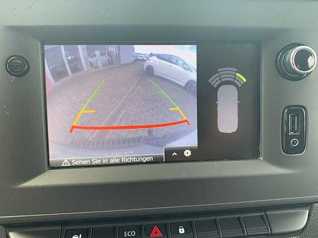 Nissan NV400 L2H2 Comfort Navi Kamera PDC DAB AHK 3,5 to. L2H2 Comfort Navi Kamera PDC DAB AHK 3,5 to.