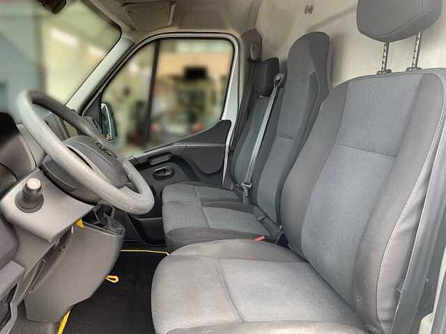 Nissan NV400 L2H2 Comfort Navi Kamera PDC DAB AHK 3,5 to. L2H2 Comfort Navi Kamera PDC DAB AHK 3,5 to.