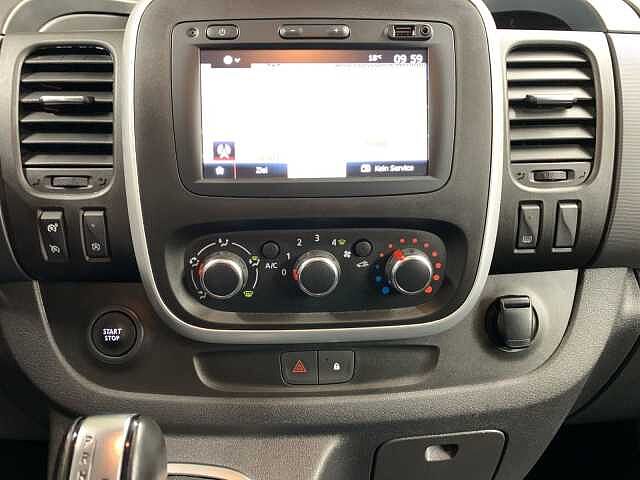 Nissan NV300 L1H1 2,7 dCi AT Premium Navi 9-Si. SHZ AHK L1H1 2,7 dCi AT Premium Navi 9-Si. SHZ AHK