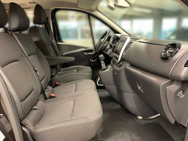 Nissan NV300 L1H1 2,7 dCi AT Premium Navi 9-Si. SHZ AHK L1H1 2,7 dCi AT Premium Navi 9-Si. SHZ AHK