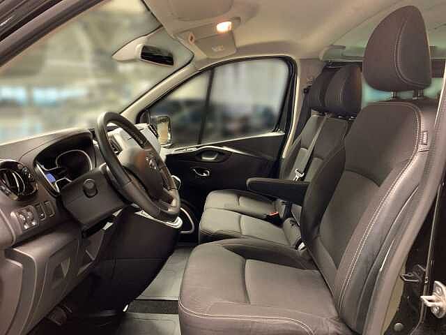 Nissan NV300 L1H1 2,7 dCi AT Premium Navi 9-Si. SHZ AHK L1H1 2,7 dCi AT Premium Navi 9-Si. SHZ AHK