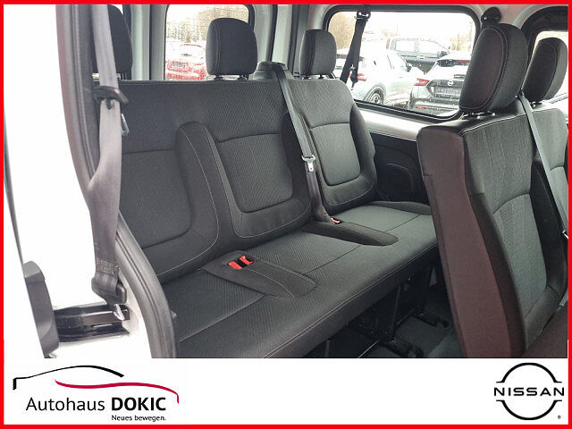 Nissan NV300 Kombi L1H1 2,7t COMFORT 9-Sitzer AHK Navi Kombi L1H1 2,7t COMFORT 9-Sitzer AHK Navi