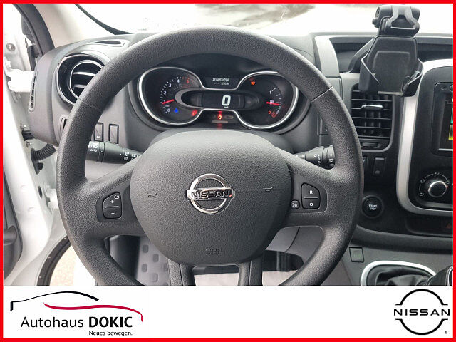 Nissan NV300 Kombi L1H1 2,7t COMFORT 9-Sitzer AHK Navi Kombi L1H1 2,7t COMFORT 9-Sitzer AHK Navi