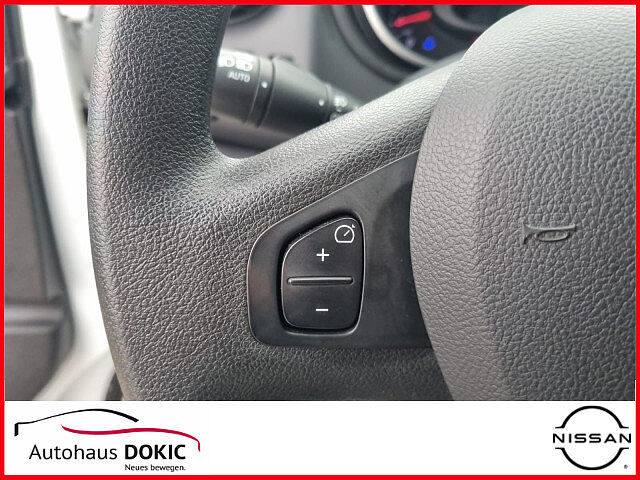 Nissan NV300 Kombi L1H1 2,7t COMFORT 9-Sitzer AHK Navi Kombi L1H1 2,7t COMFORT 9-Sitzer AHK Navi