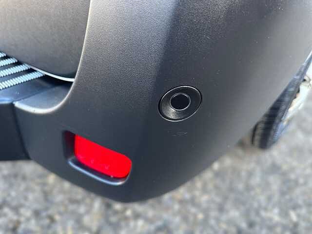 Nissan NV400 L2H2 35 Comfort Navi R-Kamera PDC Bluetooth L2H2 35 Comfort Navi R-Kamera PDC Bluetooth