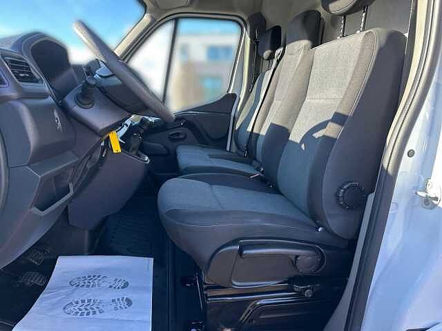 Nissan NV400 L2H2 35 Comfort Navi R-Kamera PDC Bluetooth L2H2 35 Comfort Navi R-Kamera PDC Bluetooth