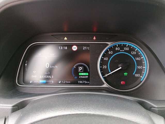 Nissan Leaf N-Connecta 40 kWh Navi 360&deg;Kamera DAB PDC