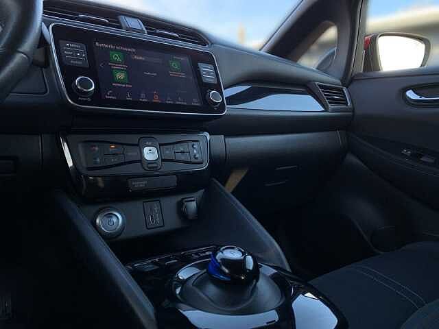 Nissan Leaf 40 kWh N-Connecta Navi DAB Kamera PDC Bluet