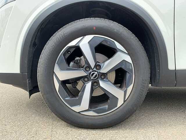 Nissan Qashqai N-Connecta 1.3 MHEV Navi LED PDC RFK SHZ