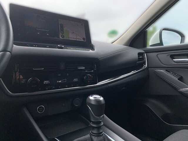 Nissan Qashqai N-Connecta 1.3 MHEV Navi LED PDC RFK SHZ