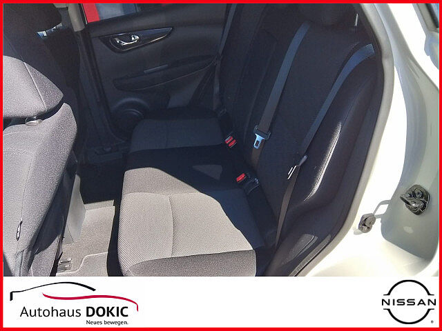 Nissan Qashqai Acenta 1.6 163PS 6MT Navi Cam DAB