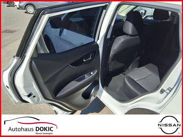 Nissan Qashqai Acenta 1.6 163PS 6MT Navi Cam DAB