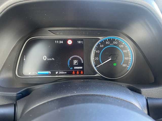 Nissan Leaf 39 kWh LED 360&deg; Kamera Navi Klima Tekna 360