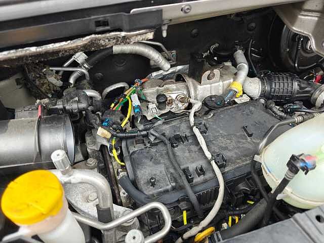 Nissan NV300 L1H1 2,7 dCi 145 - Comfort / Turboschaden