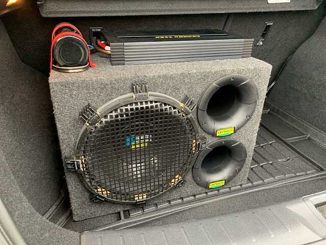 Nissan Pulsar 1.2 N-Tec / JBL Soundsystem mit Subwoofer