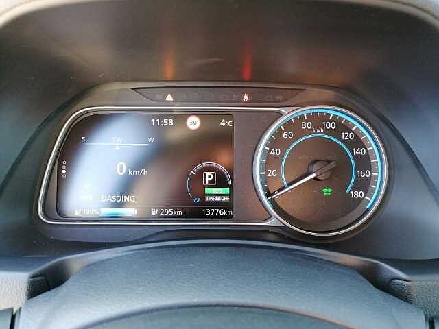Nissan Leaf Acenta 40 KWh 150 PS Navi Sitzheiz. R-Kamera Acenta 40 KWh 150 PS Navi Sitzheiz. R-Kamera