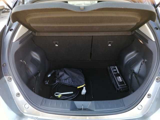 Nissan Leaf Acenta 40 KWh 150 PS Navi Sitzheiz. R-Kamera Acenta 40 KWh 150 PS Navi Sitzheiz. R-Kamera