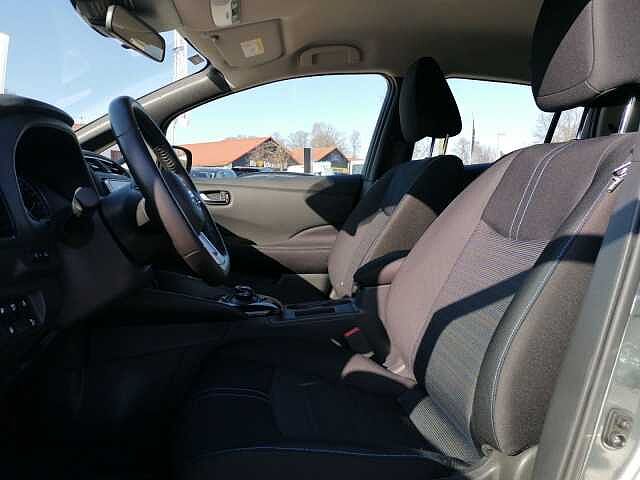 Nissan Leaf Acenta 40 KWh 150 PS Navi Sitzheiz. R-Kamera Acenta 40 KWh 150 PS Navi Sitzheiz. R-Kamera