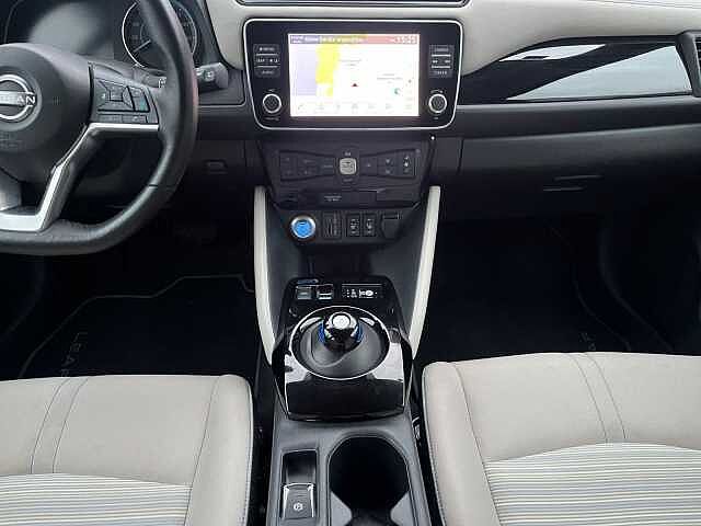 Nissan LEAF MY22 59kWh e+ N-CONNECTA Winterpaket LED MY22 59kWh e+ N-CONNECTA Winterpaket LED